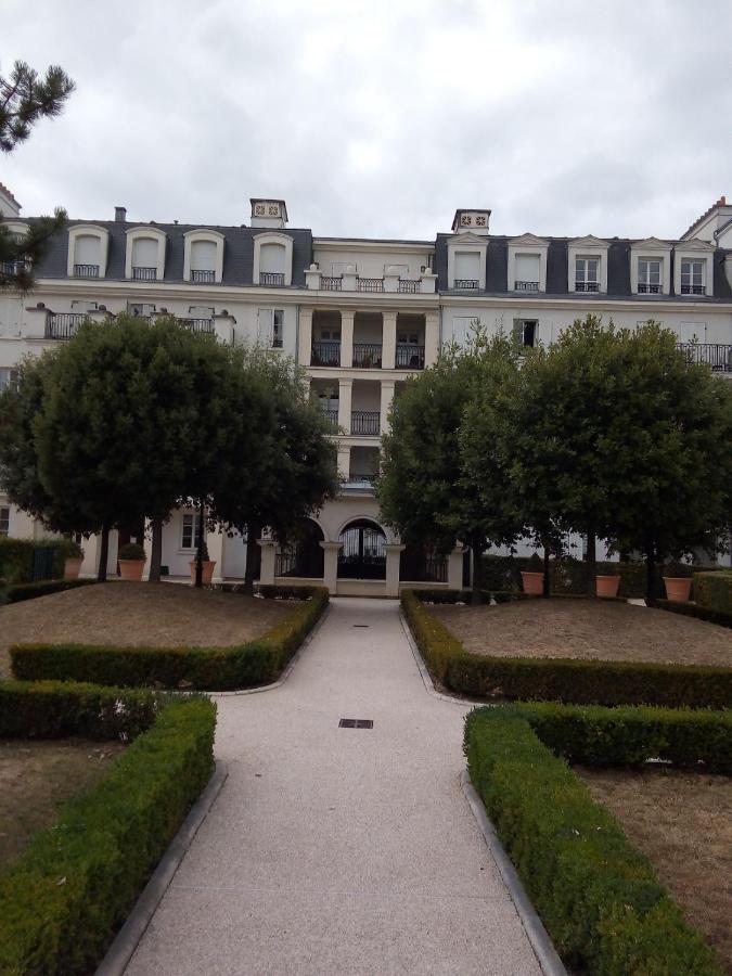 Welcome Au Dazzling Stay Serris Exteriör bild